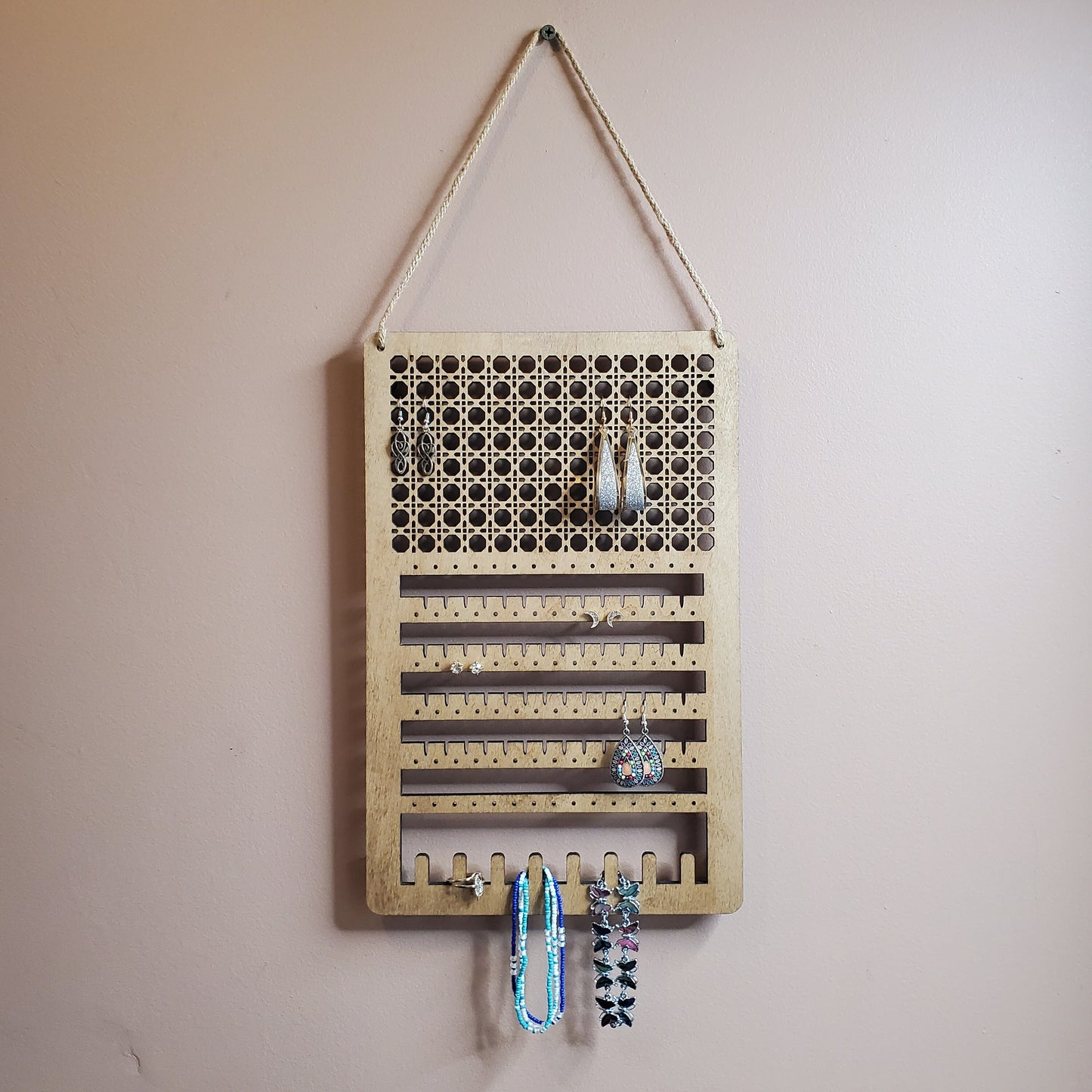 Earring Display | Earring Holder | Jewelry Holder | Earring Rack | Jewelry Display | Rattan Pattern | Earring Storage